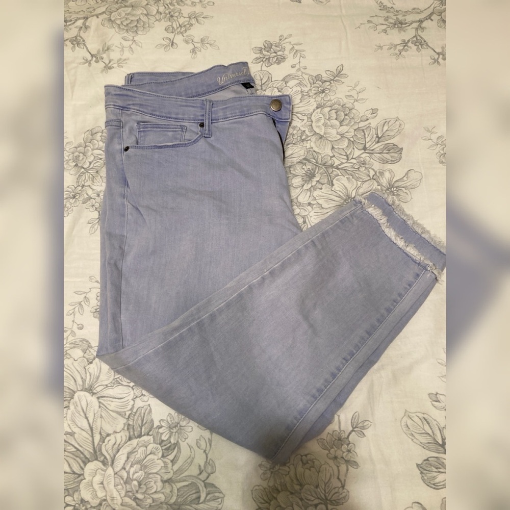 Universal Thread Jeans - Picture 3 of 3